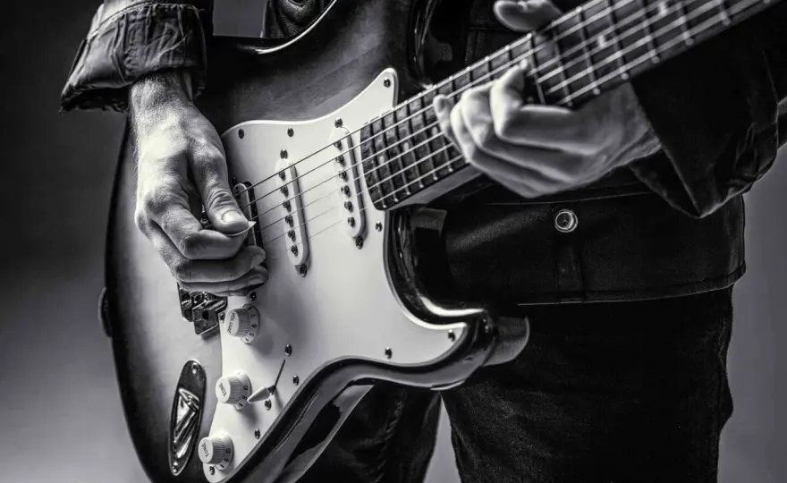 Jaka gitara elektryczna dla początkujących? Oto najlepsze opcje na start